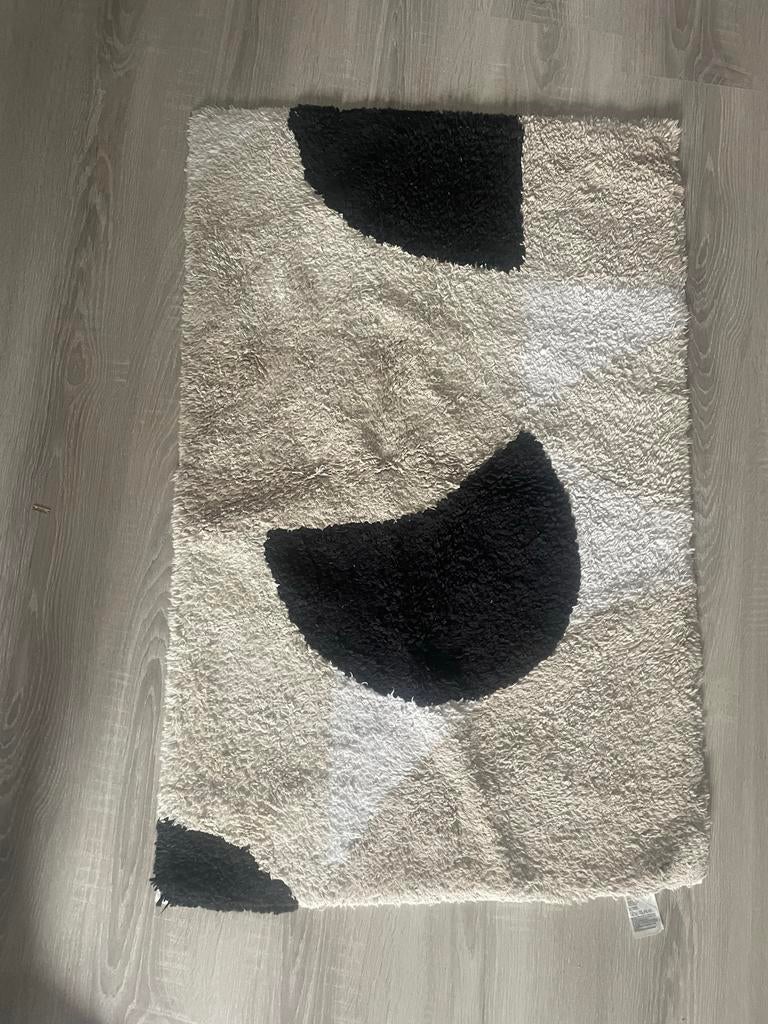 H&M HOME Badmat Zwart/Beige Vlekken 60x90cm, Overige materialen, 50 tot 100 cm, Ophalen of Verzenden, Zo goed als nieuw