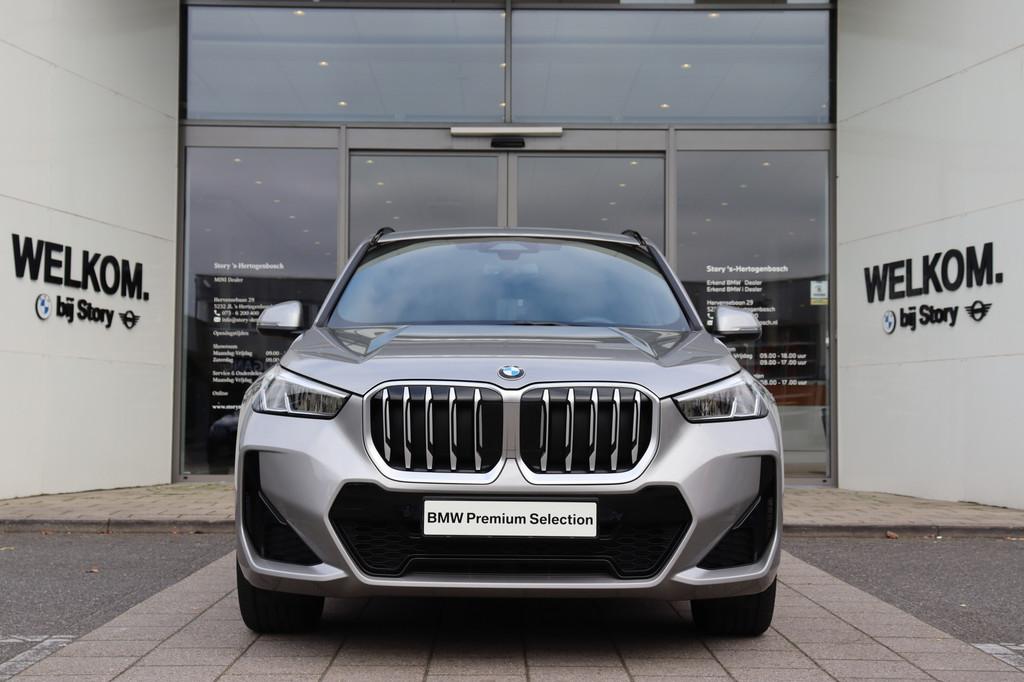 BMW X1 sDrive20i M Sport Automaat / Trekhaak / Sportstoelen, 1525 kg, 156 pk, Met garantie (alle), Origineel Nederlands