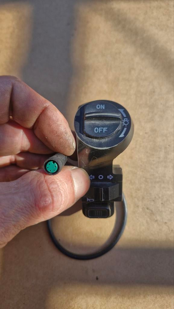 Licht, knipperlicht, toeter knop voor fatbike., Fietsen en Brommers, Ophalen of Verzenden, Gebruikt