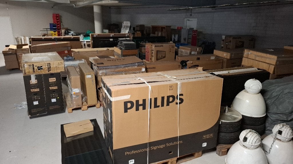Flightcases, schermen, Ophalen