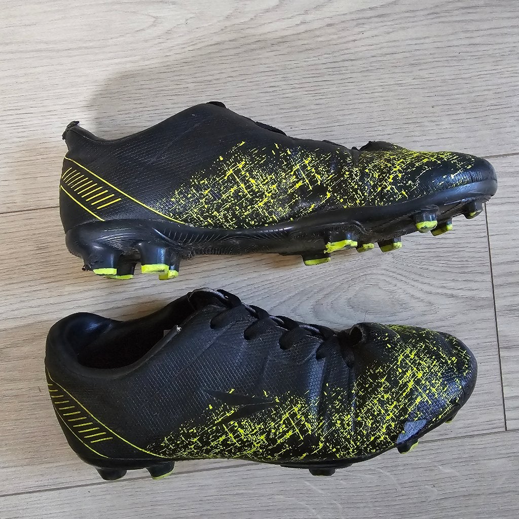 Voetbalschoenen maat 37, Maat XS of kleiner, Ophalen, Gebruikt, Schoenen