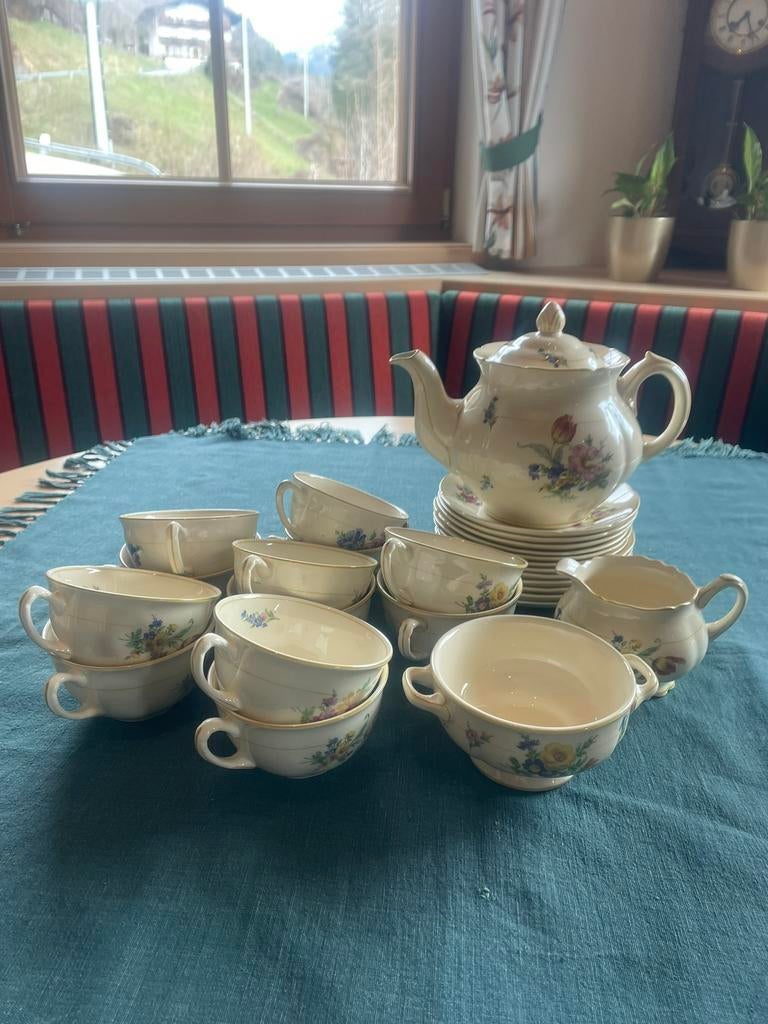 Thee servies koninklijke Plateel Gouda, Antiek en Kunst, Ophalen of Verzenden