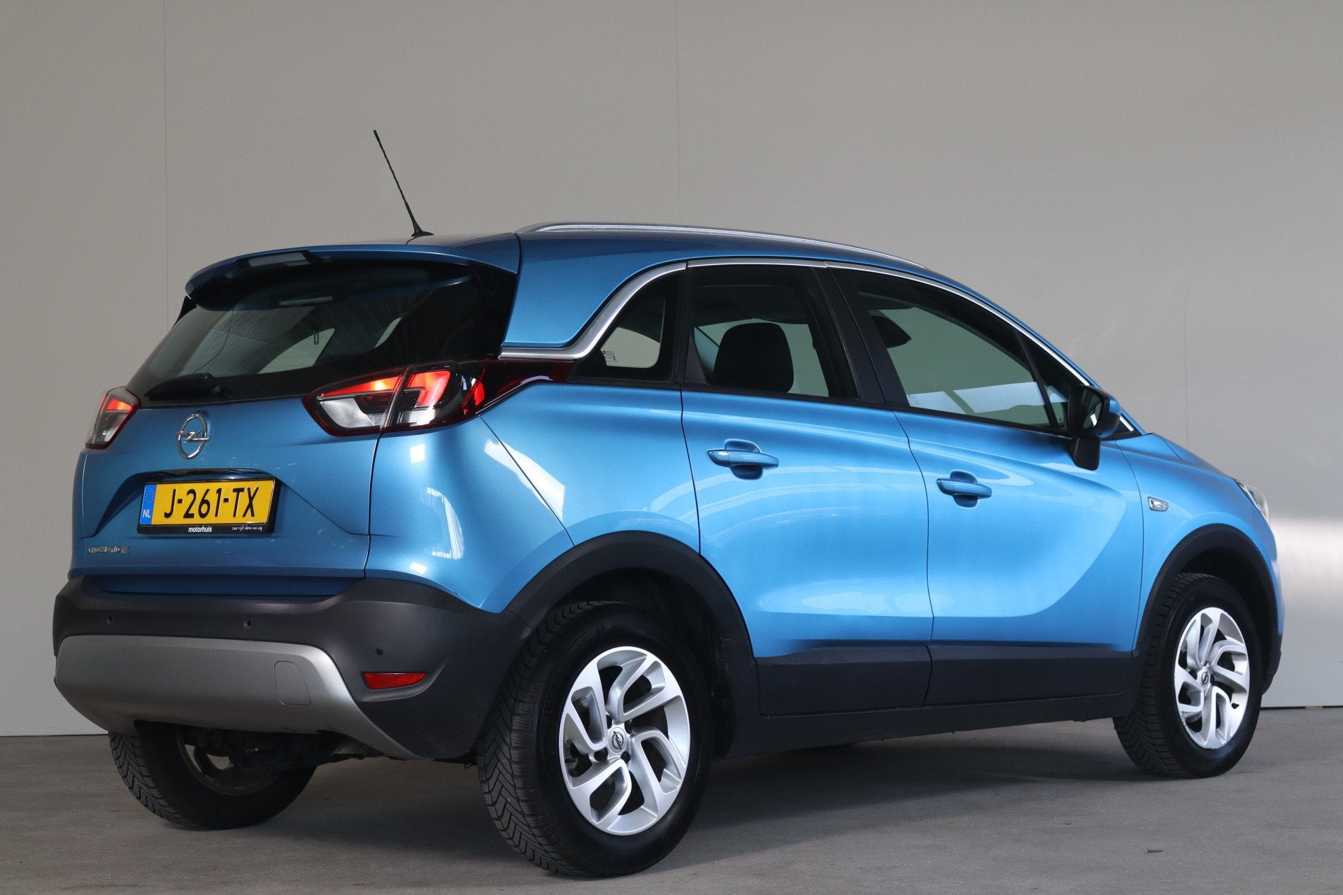 Opel Crossland X 1.2 Turbo Innovation NL-Auto! Apple Car-Pla, Auto's, 840 kg, Gebruikt, 1199 cc, Blauw