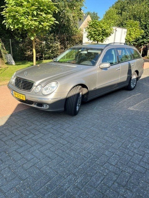 Mercedes-Benz E240 Mercedes 2004 Station Grijs automaat, Auto's, Automaat, Automatische klimaatregeling, Achterwielaandrijving
