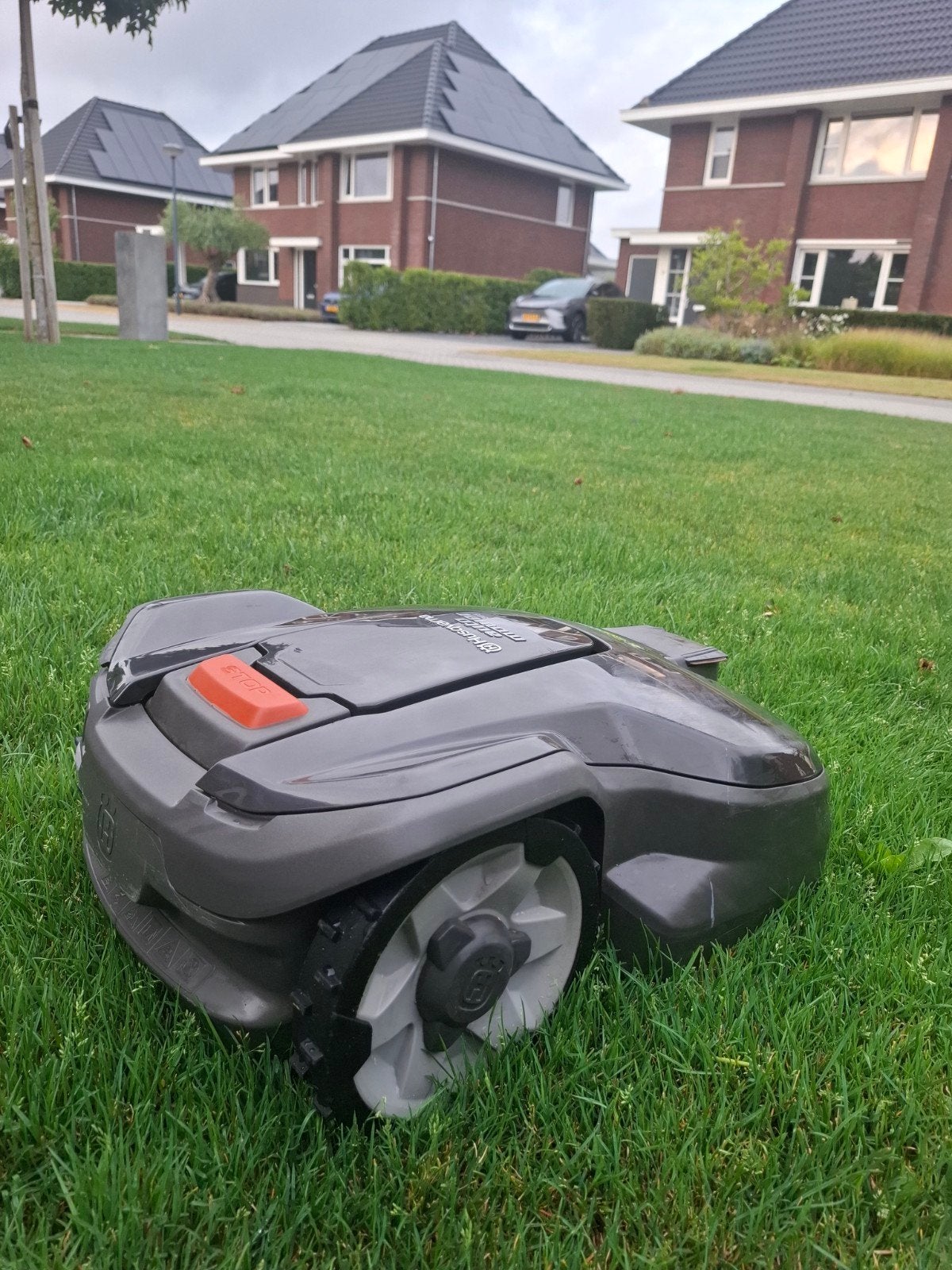 Husqvarna Automower 305 Robotmaaier - Zo goed als nieuw, Ophalen, Bestuurbaar via app, Zo goed als nieuw, Minder dan 20 cm