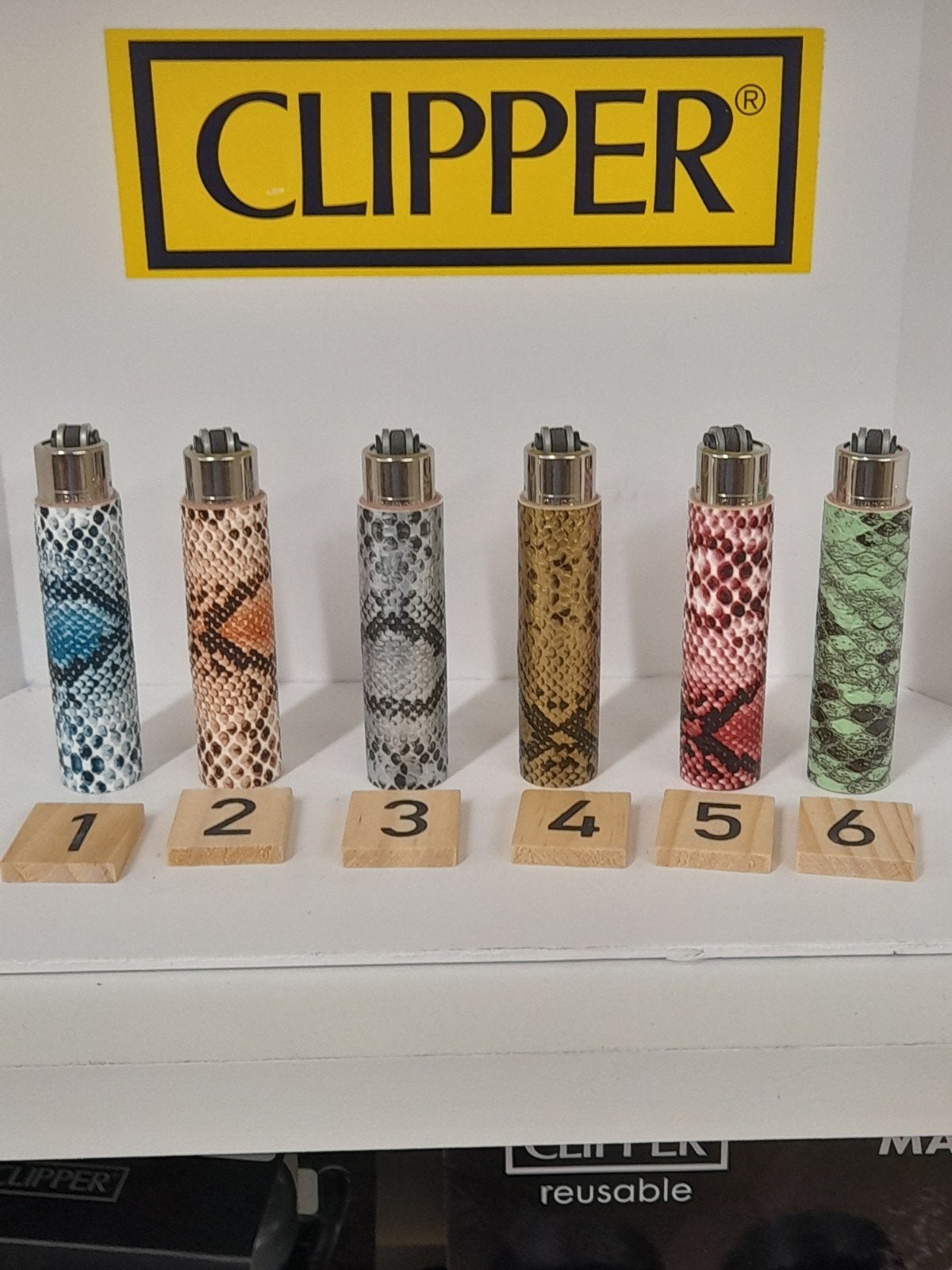 Midi clipper aansteker met slangencover., Ophalen of Verzenden, Nieuw, Aansteker