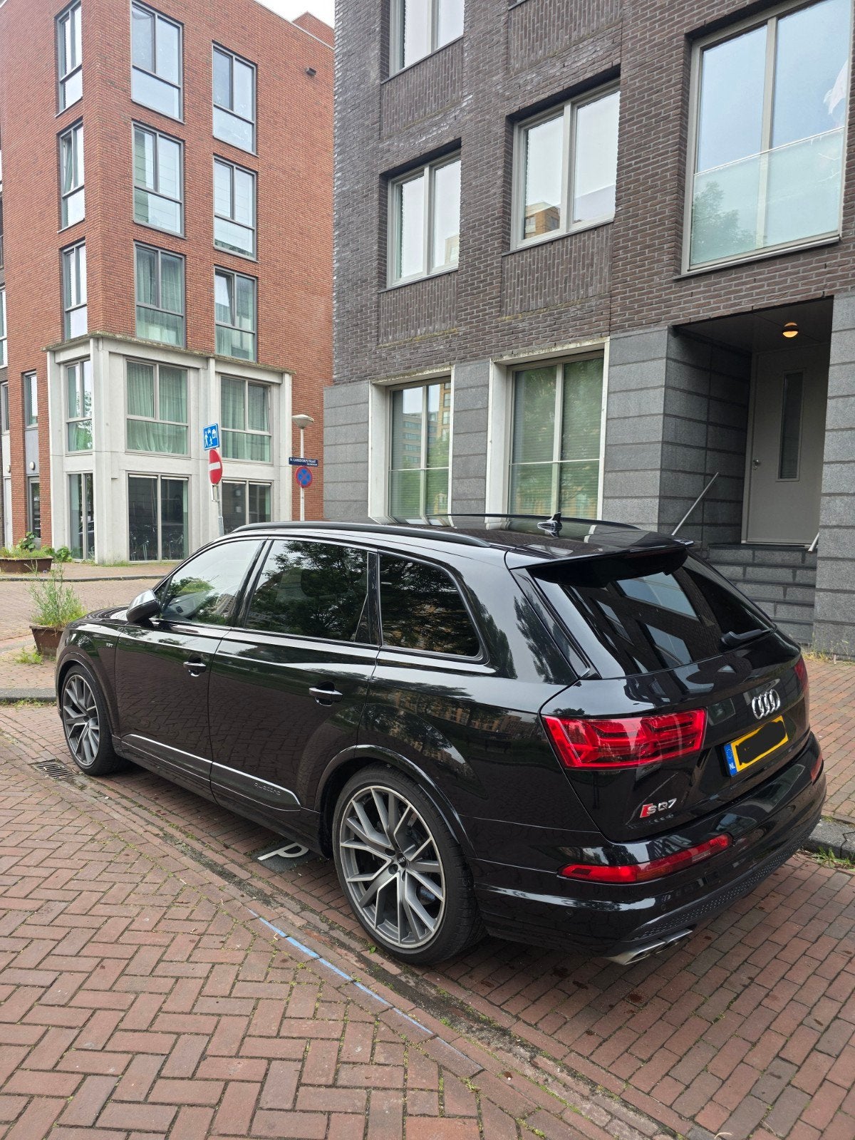 Audi SQ7 4.0 TDI 435pk Quattro Tiptronic 7pl 2017 Zwart, Auto's, 435 pk, 4 cilinders, 7 stoelen, Zwart