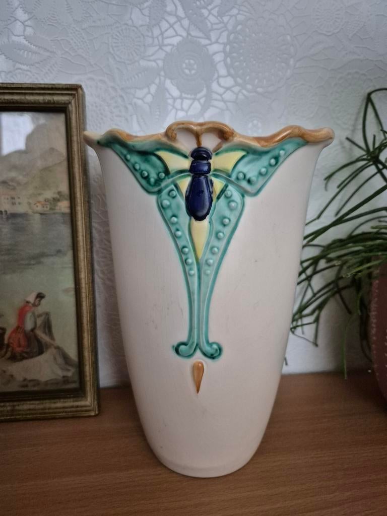 Prachtige art nouveau jugendstil plateel vaas, Gouda Holland, Antiek en Kunst, Antiek | Vazen, Ophalen of Verzenden