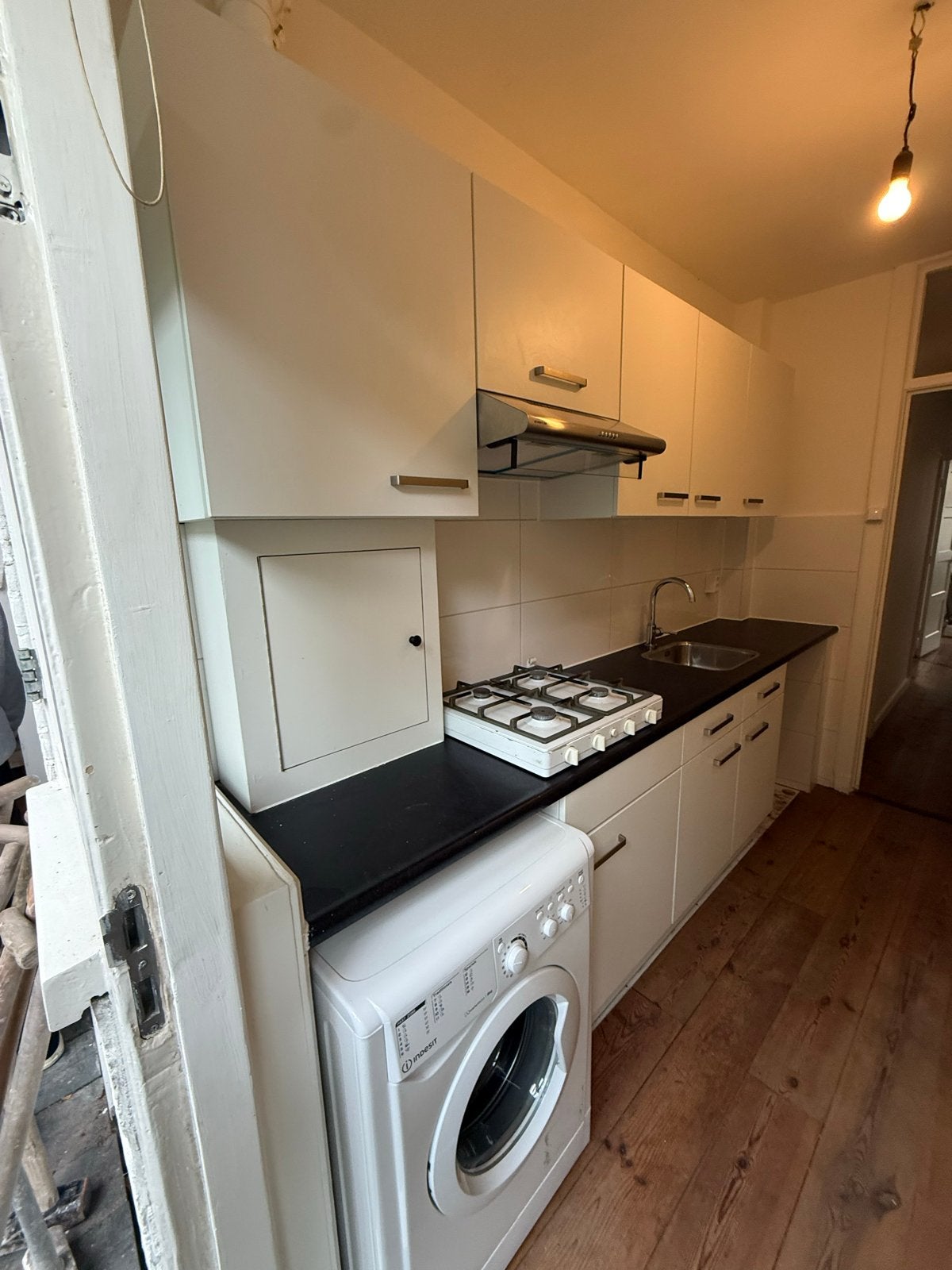 Gratis keuken en wasmachine (zelf demonteren en ophalen)