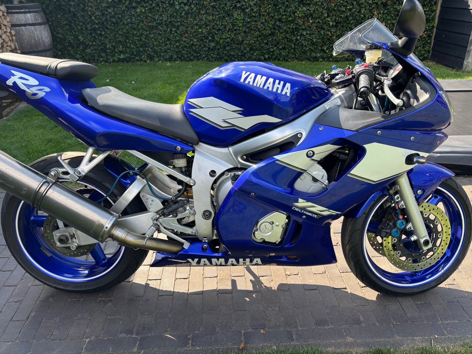 Yamaha R6 uit 1999 - Olielekkage, recent onderhoud, Ophalen