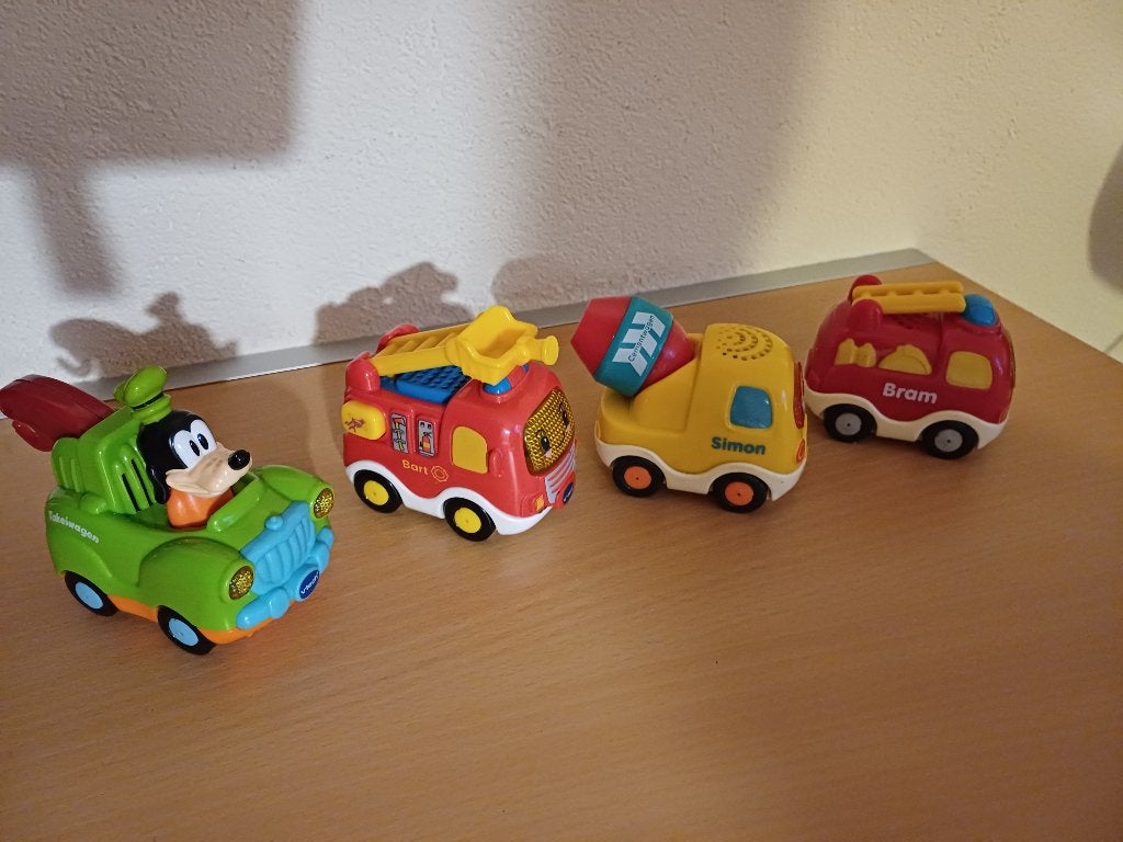 V tech toet toet voertuigen 4 stuks., Kinderen en Baby's, Ophalen of Verzenden, Zo goed als nieuw, 2 tot 4 jaar