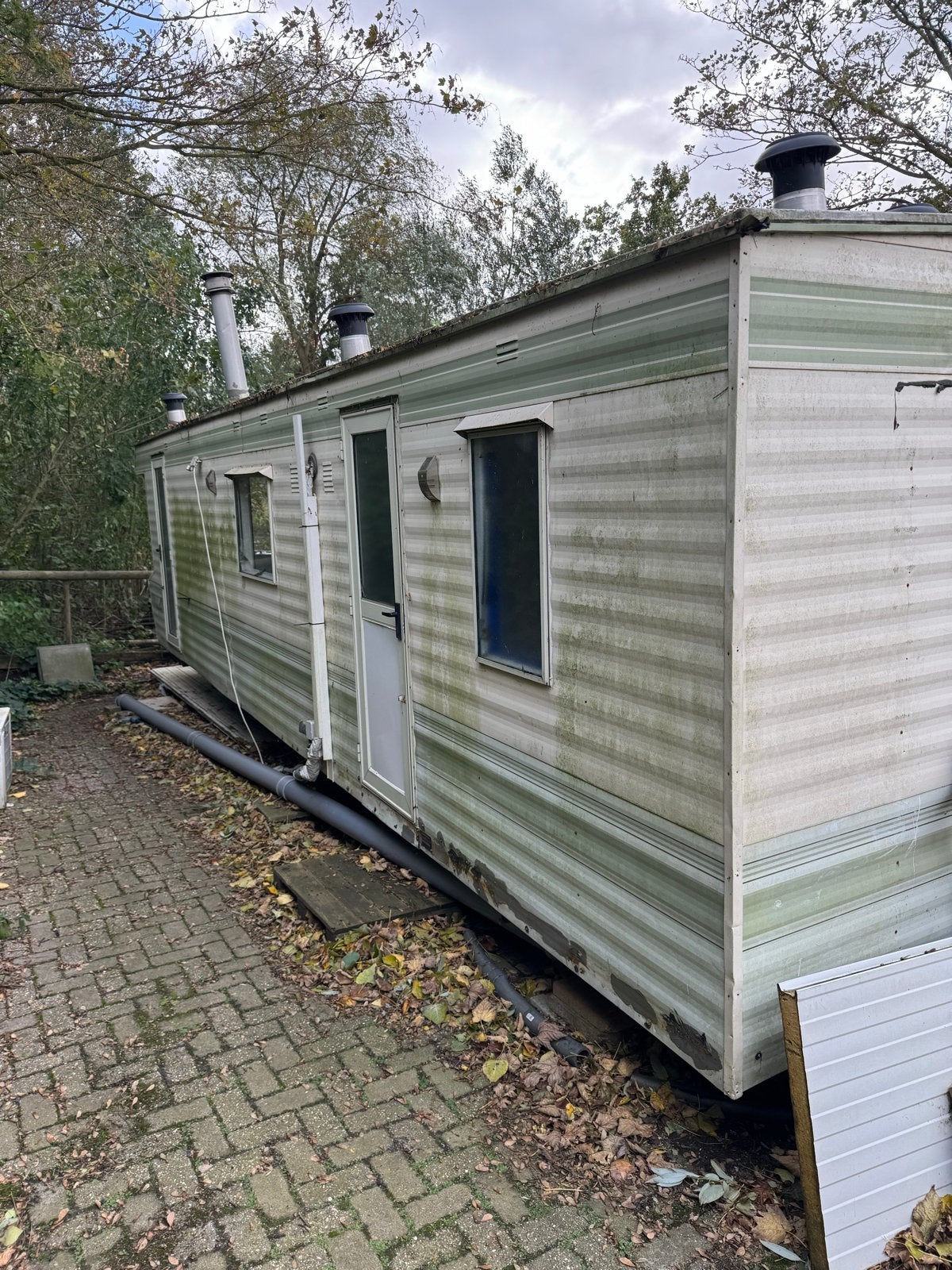 Stacaravan te koop - Ideaal voor klussers!, Tot en met 4