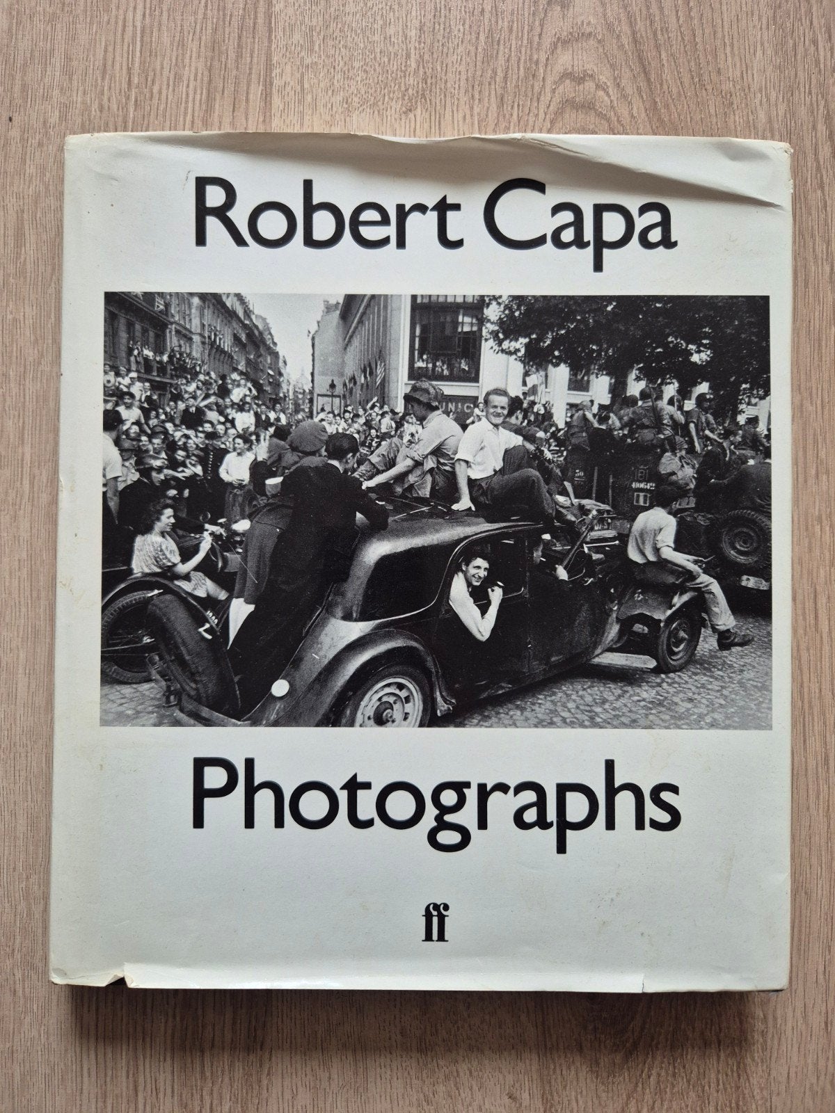 Robert Capa - Photographs (Groot Fotoboek - Eerste Britse Dr, Ophalen of Verzenden, Gelezen