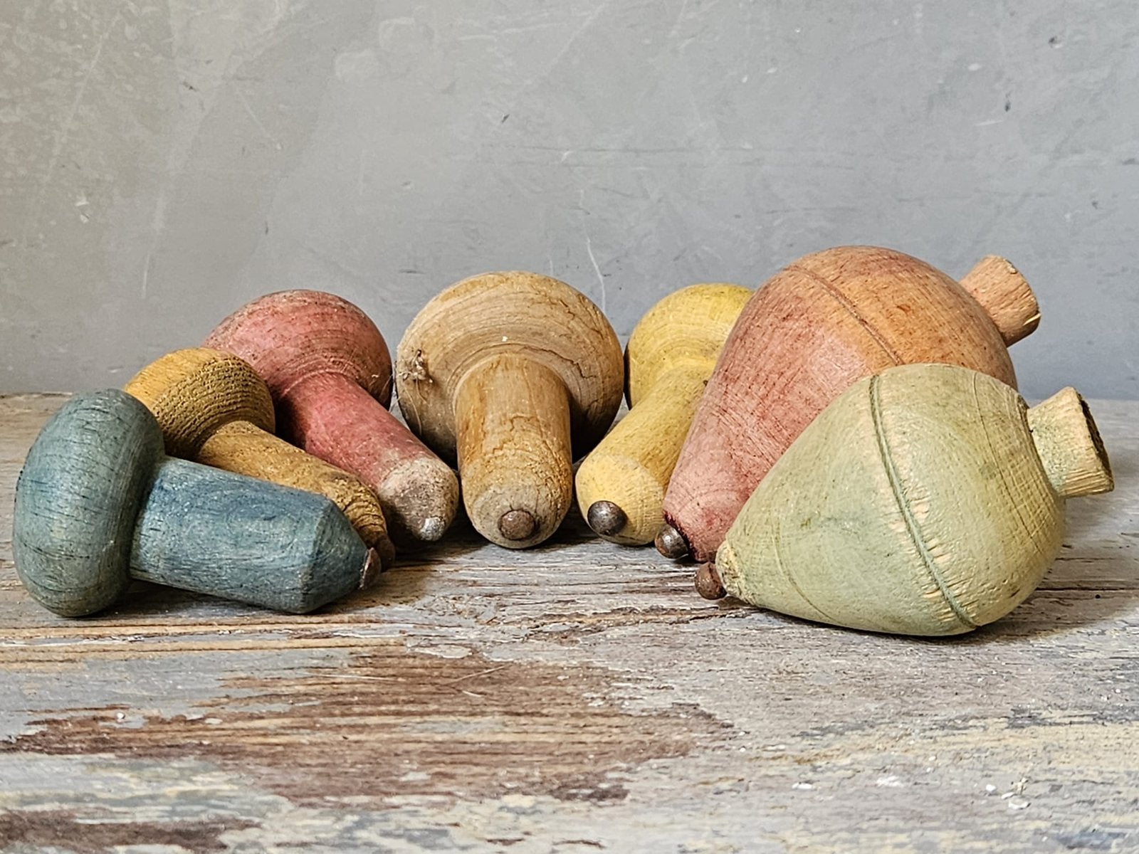 Set oude houten tollen, Verzenden