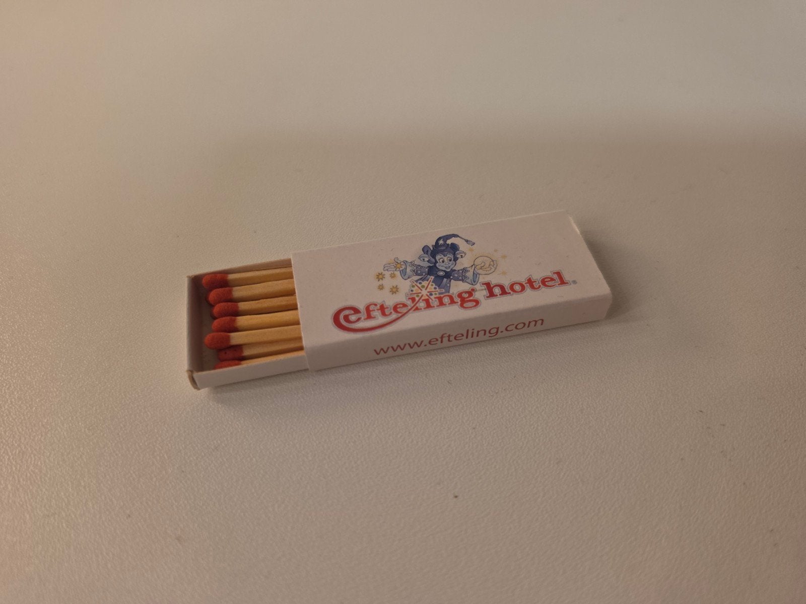Oude lucifers efteling  hotel, Verzamelen, Efteling, Ophalen of Verzenden, Button of Speldje