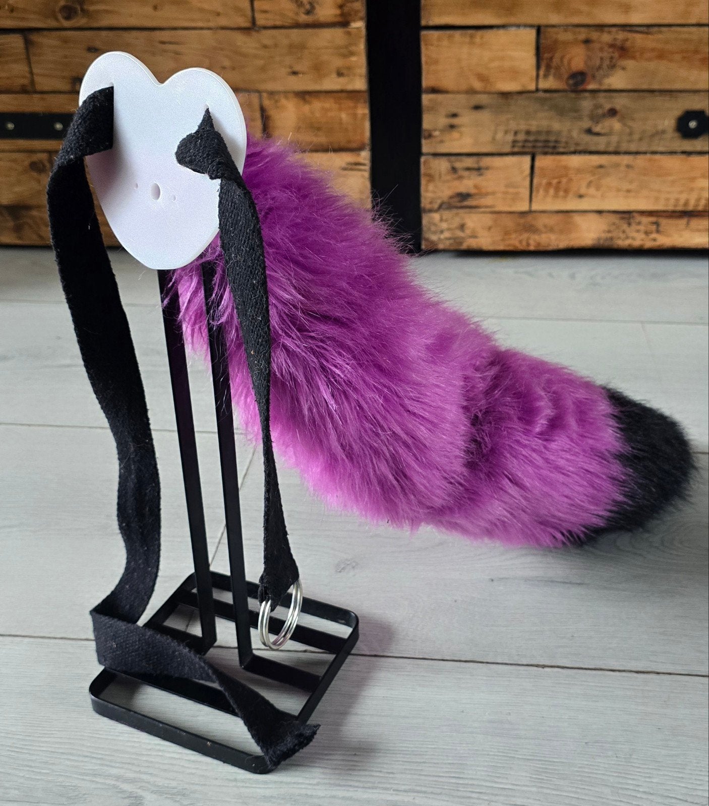 Paarse en Zwarte Pluche Vossenstaart Cosplay Accessoire, Ophalen of Verzenden, Zo goed als nieuw, Accessoires