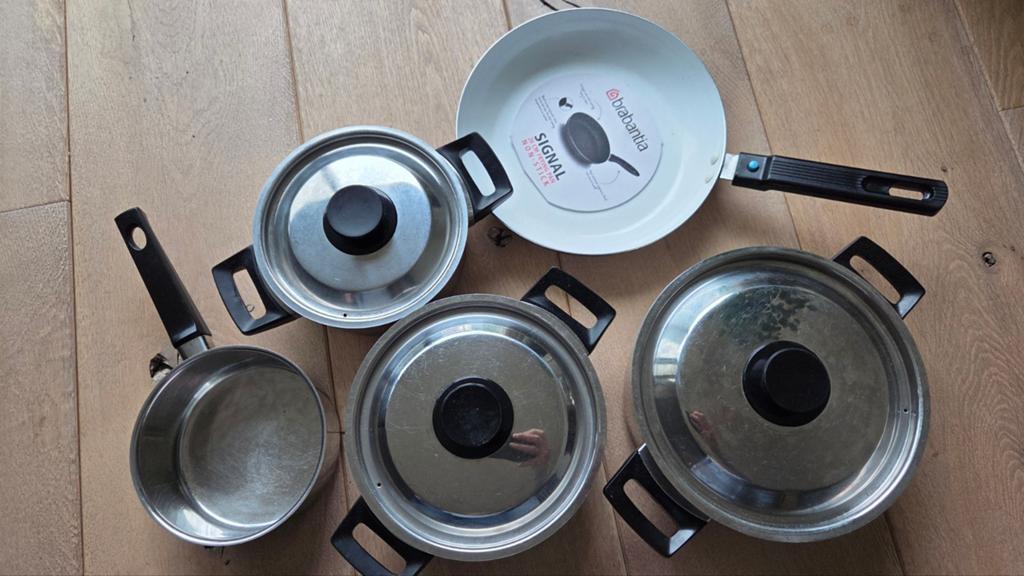 Pannenset: 3 kookpannen, 1 steelpan, 1 koekenpan, Caravans en Kamperen, Ophalen, Gebruikt