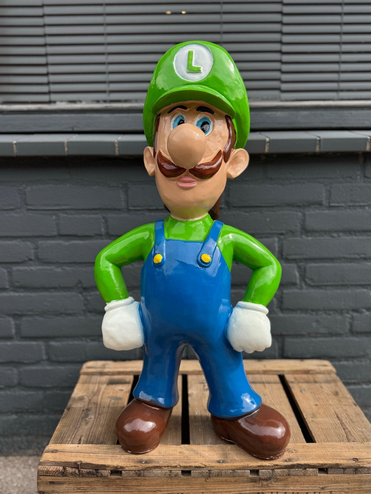 Luigi beeld - Super Mario Bros. decoratie, Verzamelen, Beelden en Beeldjes, Ophalen, Gebruikt, Mens