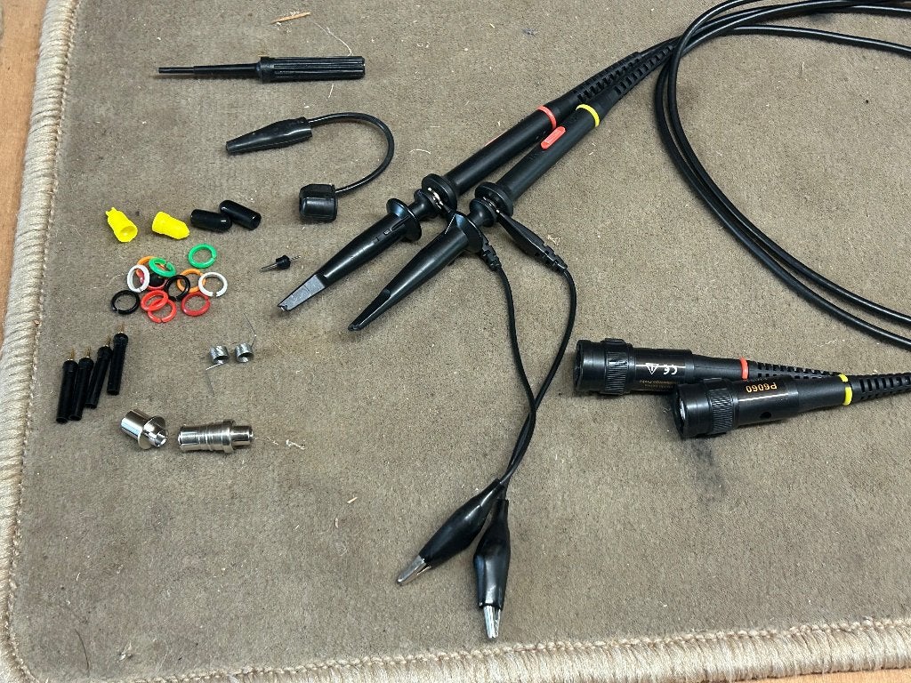 OWON 6062E Digitale Oscilloscope, Ophalen, Zo goed als nieuw, Elektriciteit