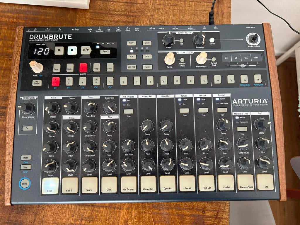 Arturia DrumBrute Analoge Drum Synthesizer, Muziek en Instrumenten, Drumcomputers, Ophalen of Verzenden, Gebruikt, Overige merken