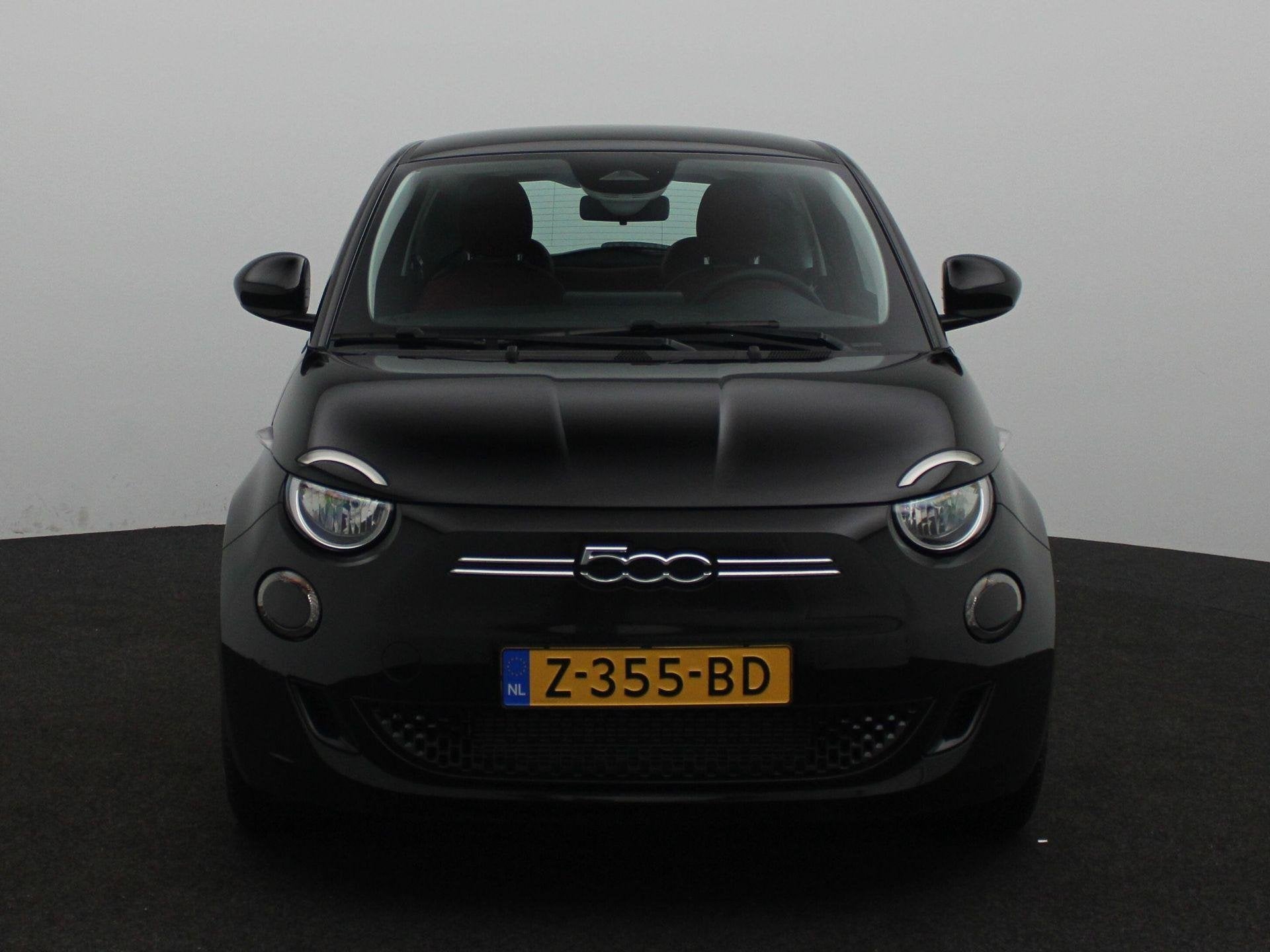 Fiat 500e 42 kWh | Lederen bekleding |, Auto's, Stof, 4 stoelen, Zwart, Origineel Nederlands