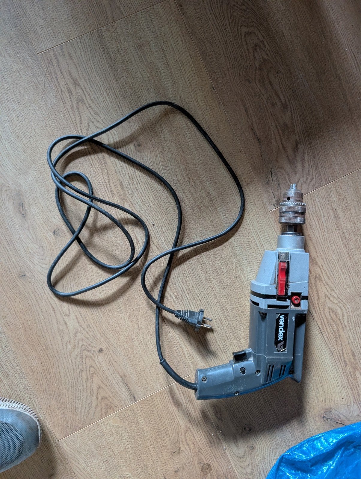 Vendex Boormachine - Gebruikt maar functioneel, Doe-het-zelf en Verbouw, Ophalen of Verzenden, Gebruikt, Minder dan 400 watt, Boormachine