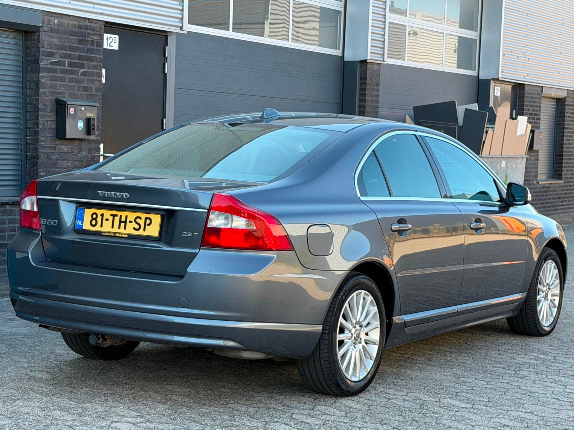 Volvo S80 2.5 T Momentum LEER CLIMA CRUISE PDC TREKHAAK AUTO, 1528 kg, Zwart, Parkeersensor, 2521 cc