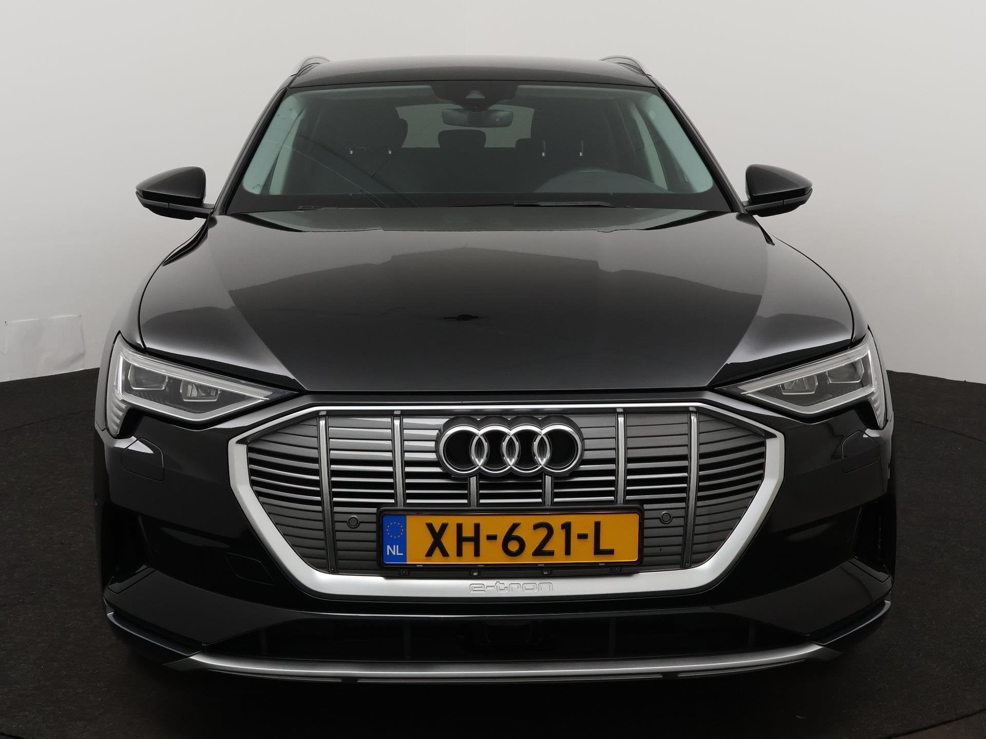 Audi e-tron e-tron 55 quattro advanced 95 kWh 408 PK | Navig, Auto's, Zwart, 95 kWh, Zwart, Vierwielaandrijving