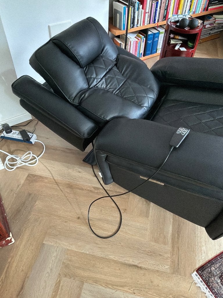 Foto 6 van Luxe elektrische relaxfauteuil –ligstand, lenden- & neksteun