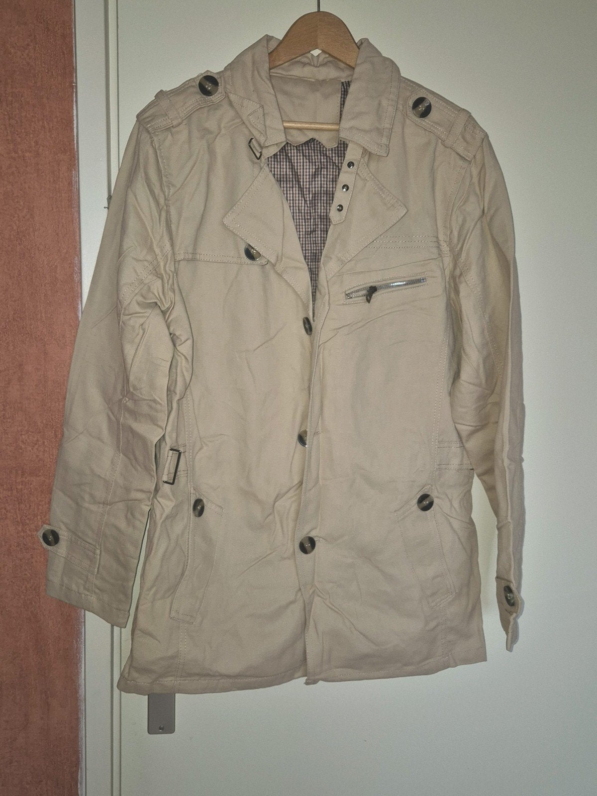 Nieuwe beuge herenjas. Okselmaat 56 cm. Maat XL., Ophalen of Verzenden, Nieuw, Maat 46/48 (XL) of groter, Beige