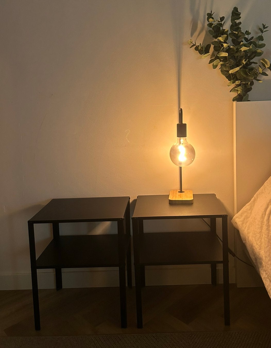 Twee IKEA KNARREVIK nachtkastjes - Zwart, Ophalen, Metaal of Aluminium, 55 tot 70 cm, Zo goed als nieuw