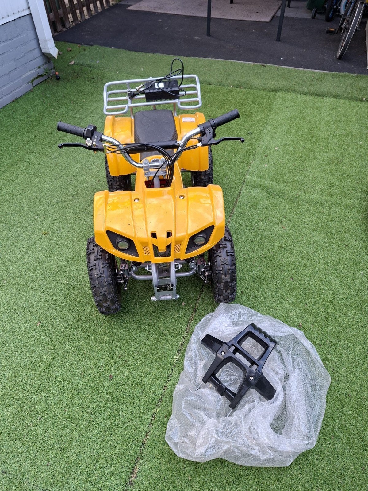 Nieuwe elektrische kinder quad 3 x 12 volt, Ophalen of Verzenden, Nieuw, Overige typen