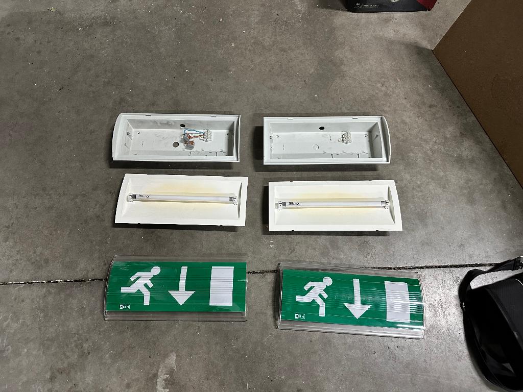 HBI 30808F Eagle noodverlichting nood/continu 1x8W fresnel, Ophalen of Verzenden, Gebruikt, Minder dan 50 watt, Lamp met armatuur