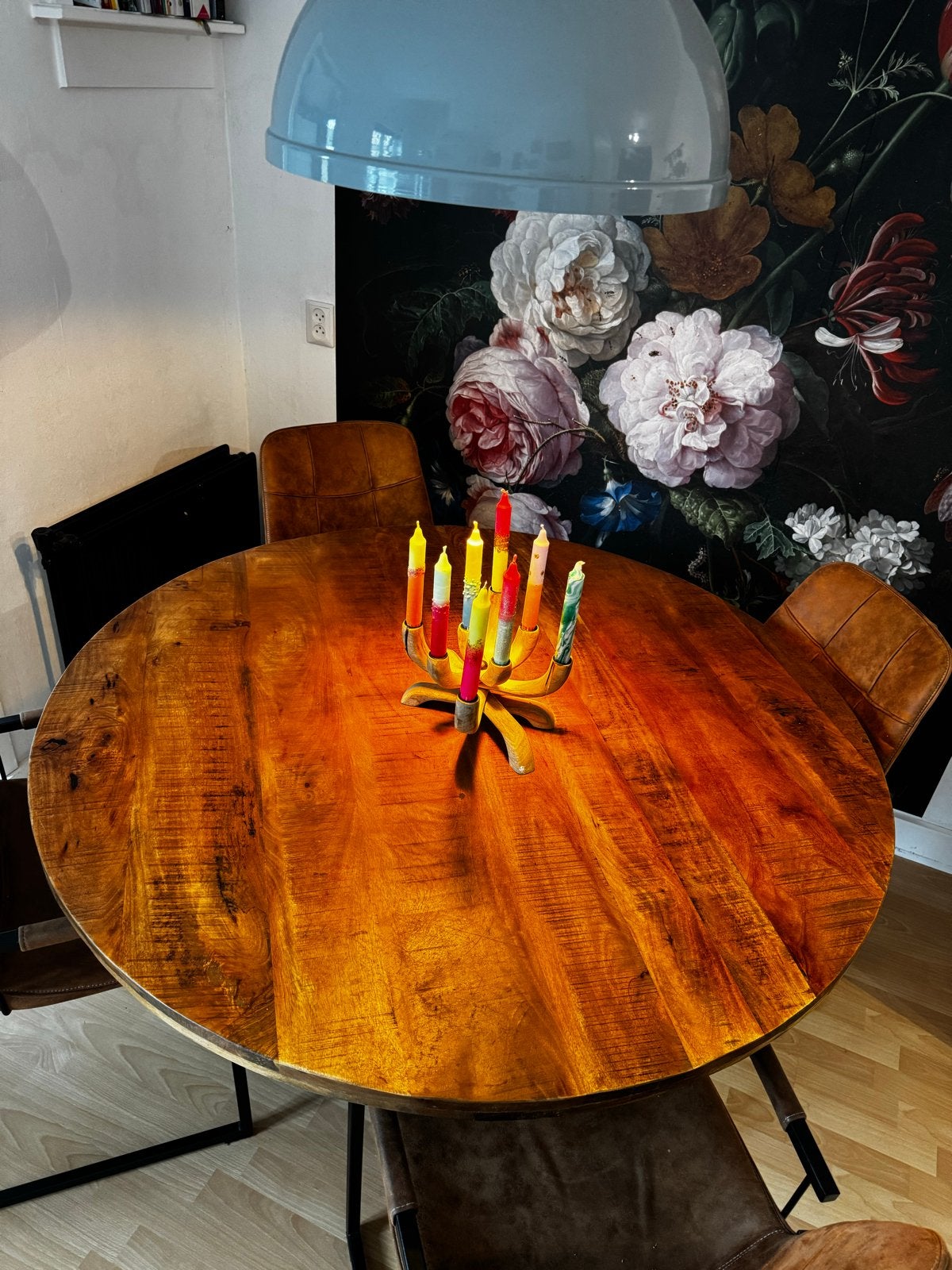 Ronde eettafel van mangohout met metaal zwart onderstel, Ophalen, Gebruikt, 100 tot 150 cm, Rond