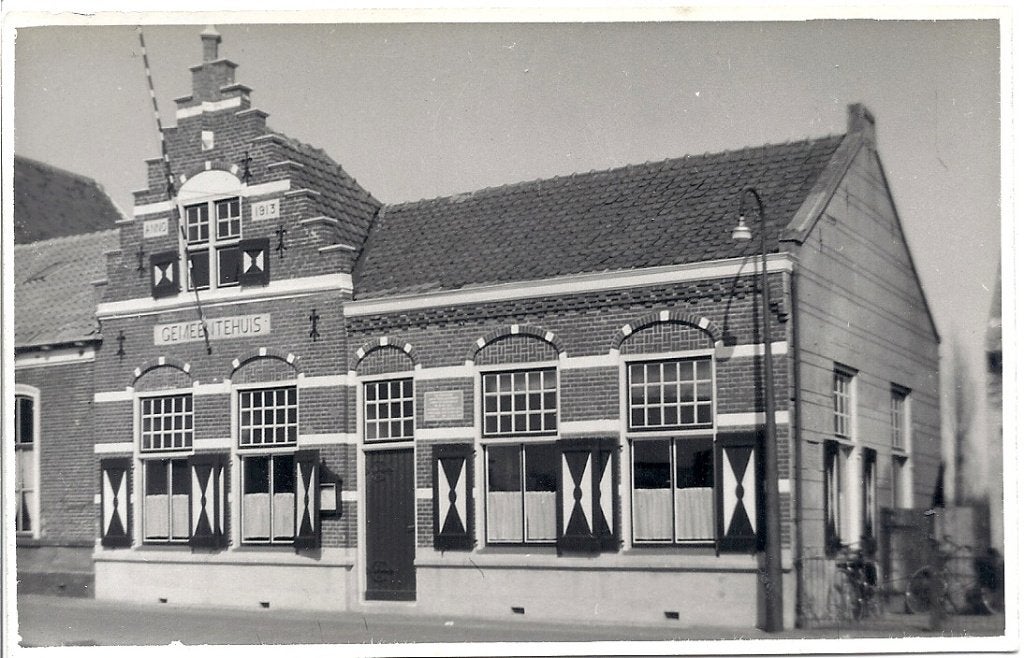 Driewegen (ZB) Gemeentehuis  Post Card Fotokaart, Verzenden, 1940 tot 1960, Ongelopen, Zeeland