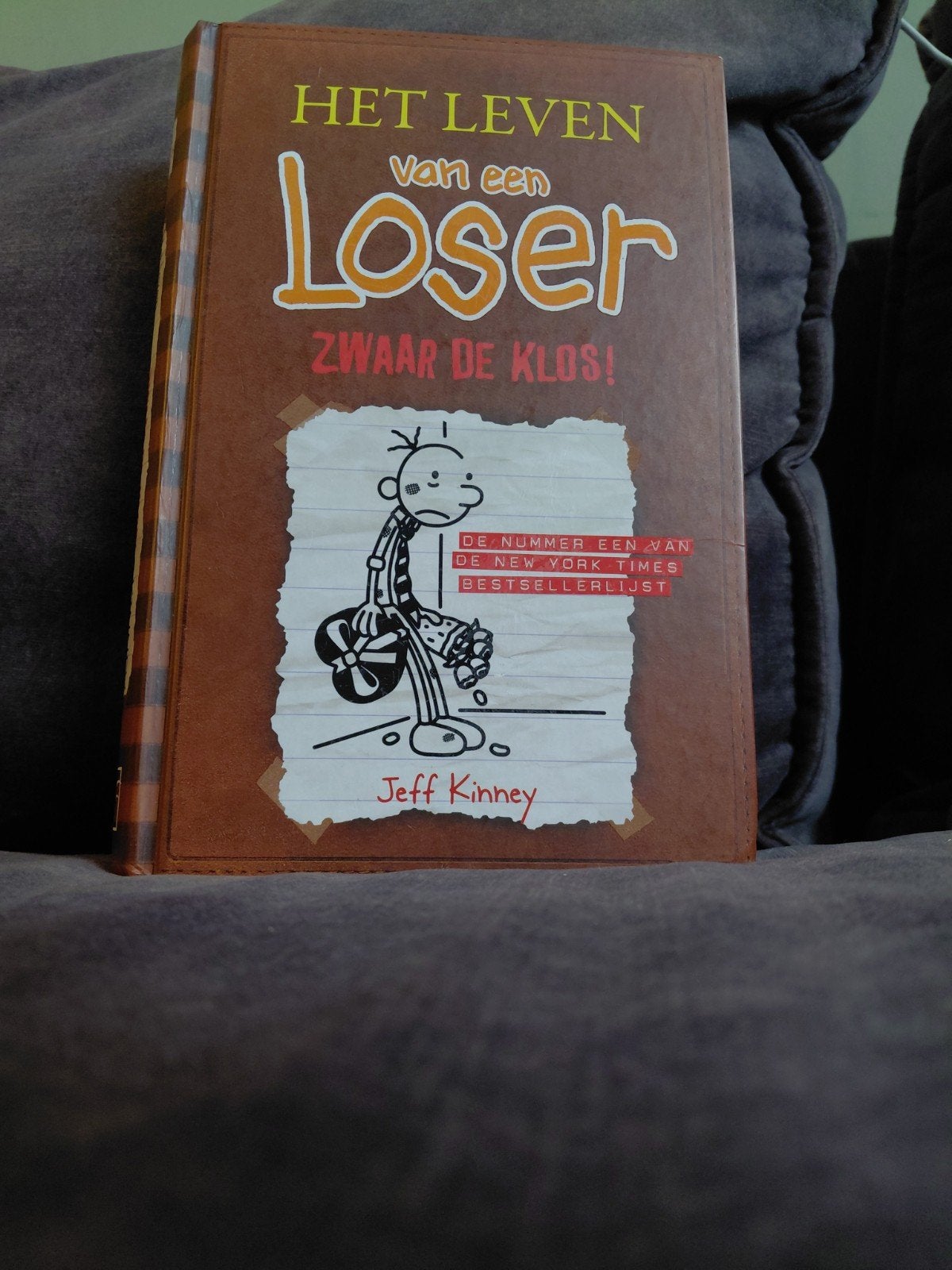 Jeff Kinney - Zwaar de klos, Ophalen of Verzenden, Zo goed als nieuw, Jeff Kinney