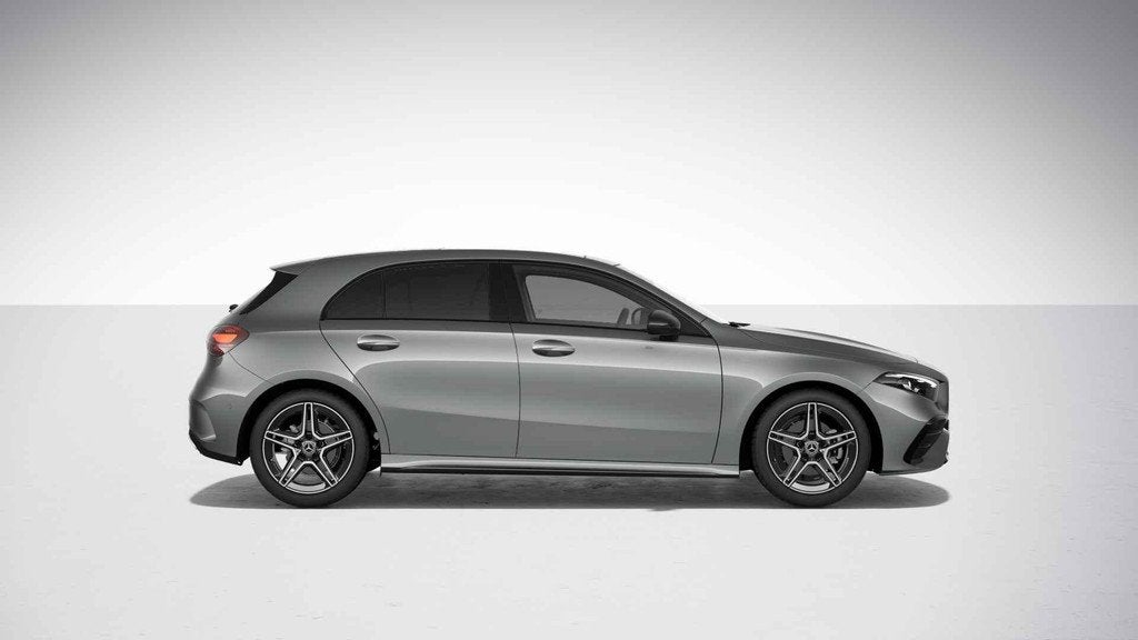 Mercedes-Benz A-klasse 180 Business Solution AMG | Night | P, Auto's, Mercedes-Benz, 136 pk, Gebruikt, 4 cilinders, Origineel Nederlands
