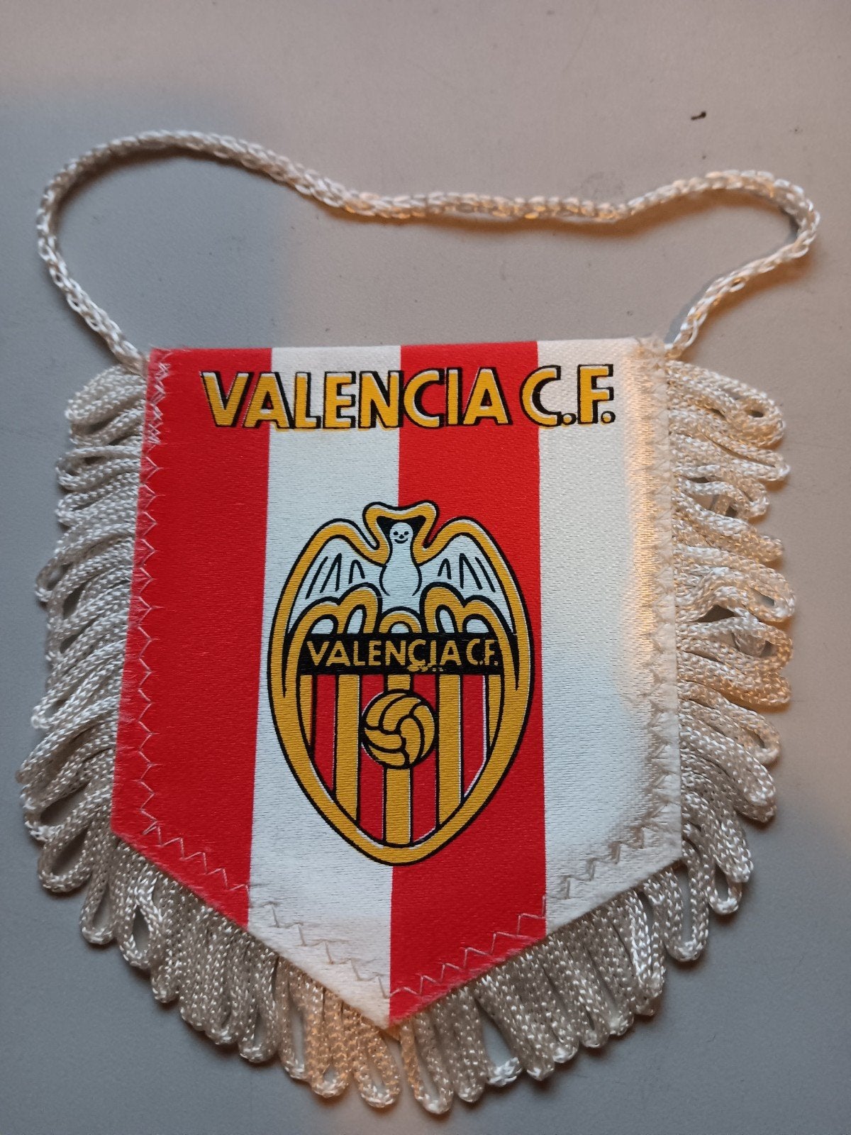 Valencia C.F. Vaantje - Voetbalclub Souvenir, Verzamelen, Ophalen of Verzenden, Zo goed als nieuw, Buitenlandse clubs, Vaantje of Sjaal