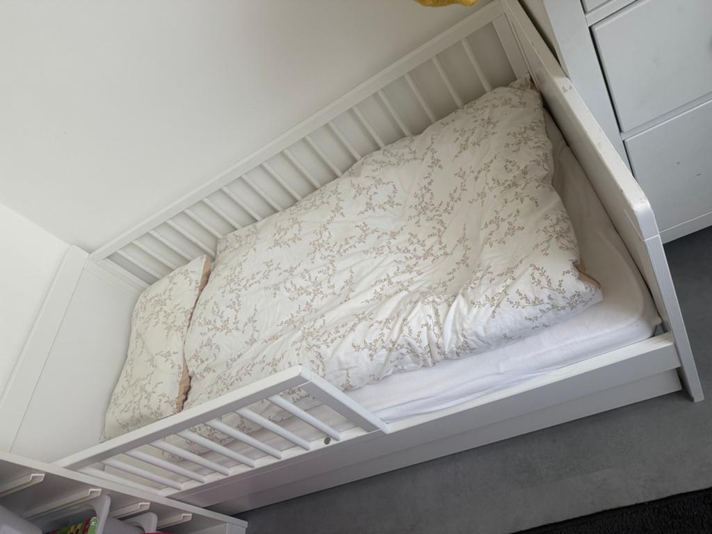 Petite amelie peuterbed met lade, Gebruikt, 70 tot 85 cm, Ophalen of Verzenden, Lattenbodem