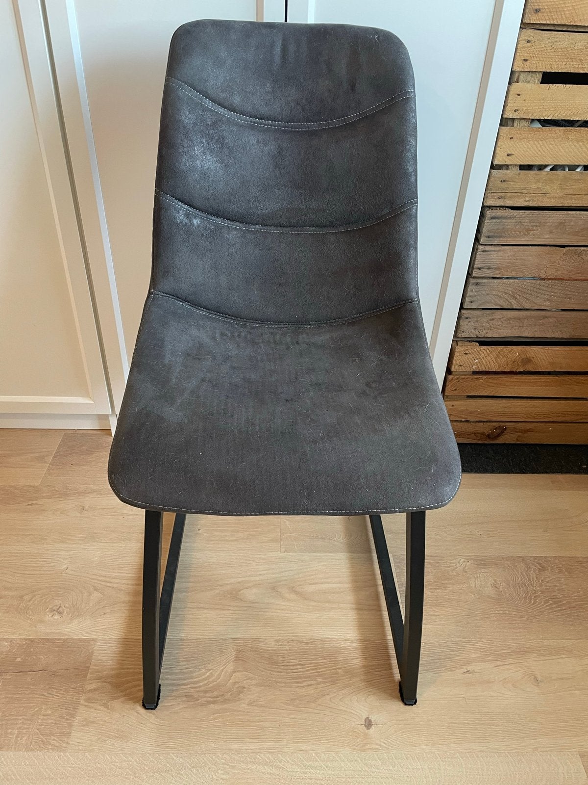 Eettafel stoelen (2stuks) suède look - Grijs, Huis en Inrichting, Stoelen, Ophalen, Gebruikt, Twee, Stof