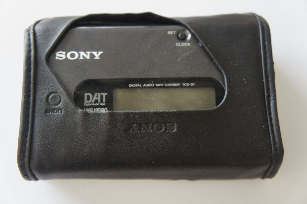 TER OVERNAME SONY DTC D7 DAT RECORDER WALKMAN, Audio, Tv en Foto, Walkmans, Discmans en Minidiscspelers, Ophalen of Verzenden