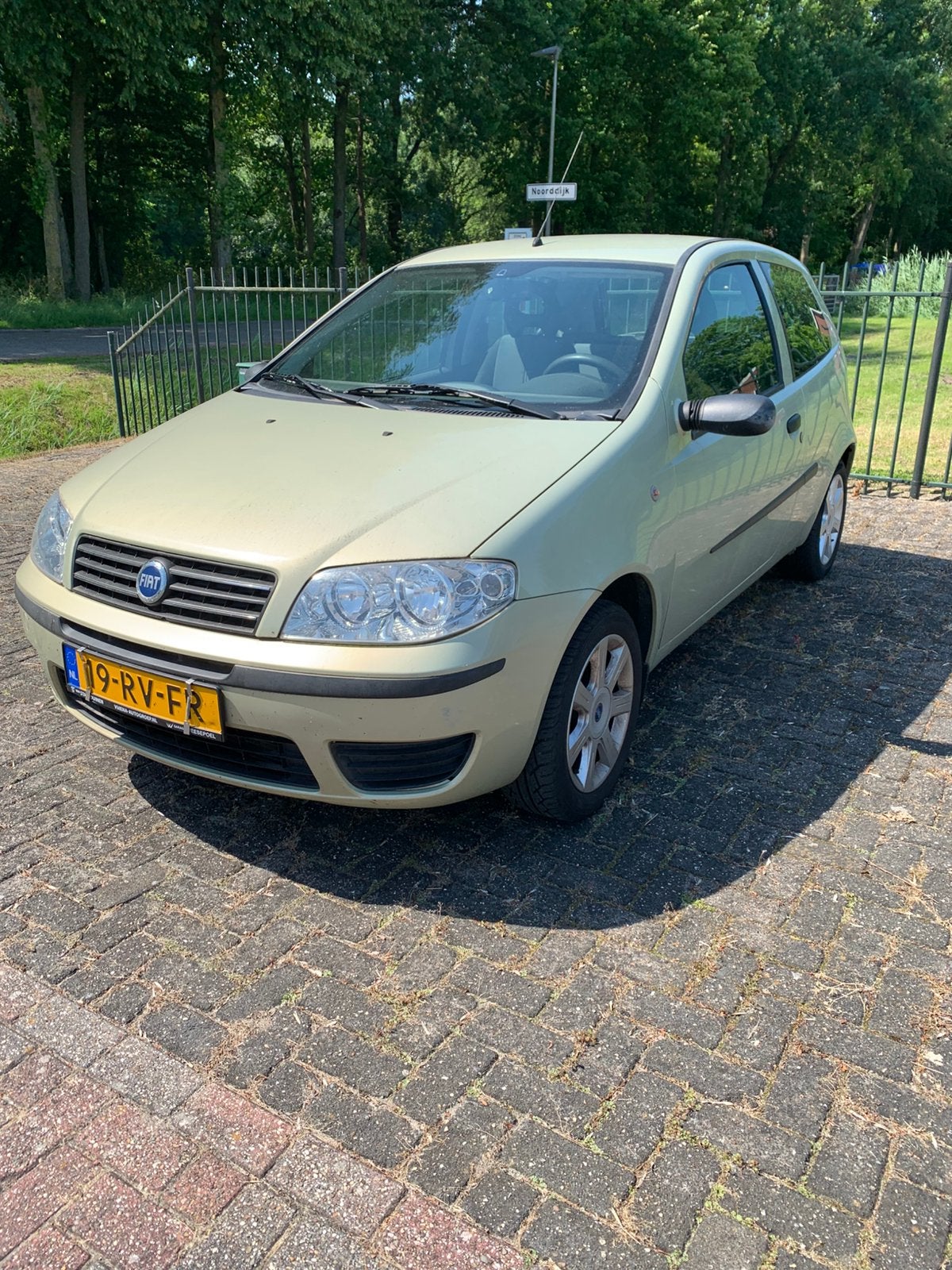 Fiat Punto 1.2 3DR 2005 Airco,Apk juni 2027, Auto's, Voorwielaandrijving, 4 cilinders, Bruin, 400 kg