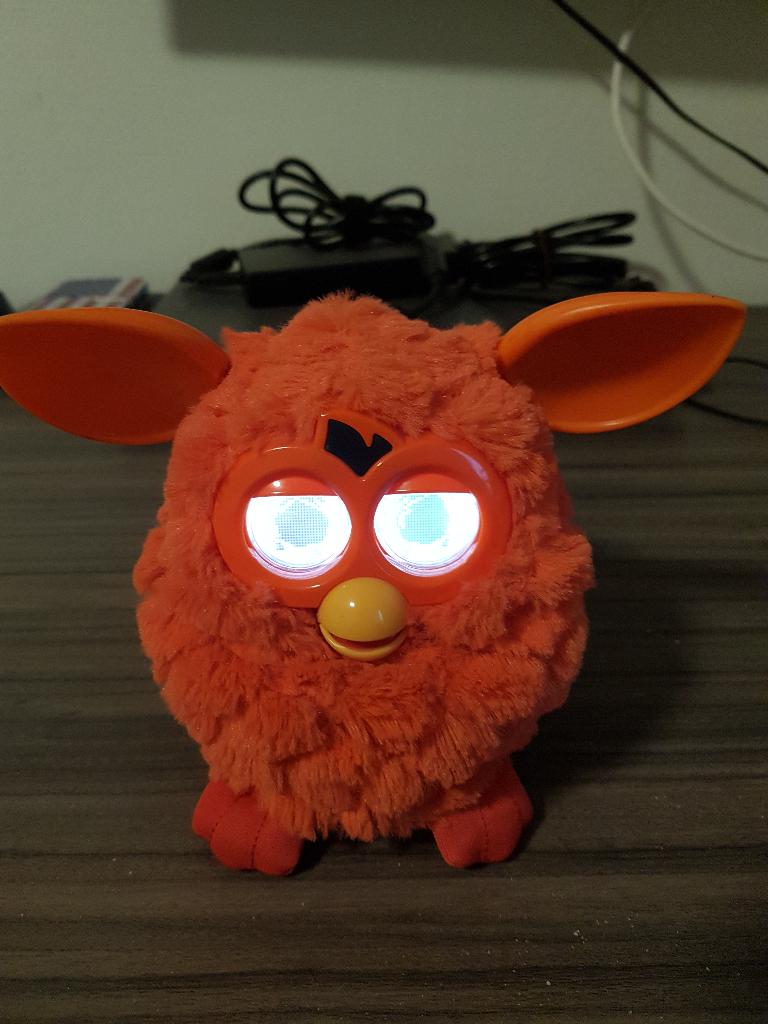 Furby oranje 2012 ook te ruil, Ophalen of Verzenden, Zo goed als nieuw