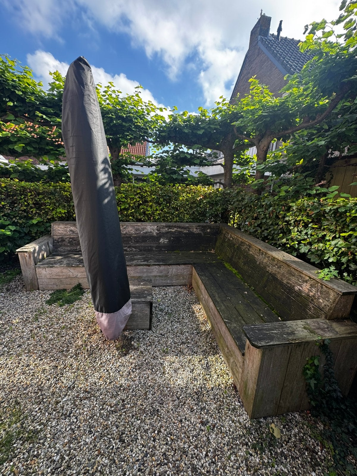 Tuinbank met tafeltje, Tuin en Terras, Ophalen, Zo goed als nieuw, Hout