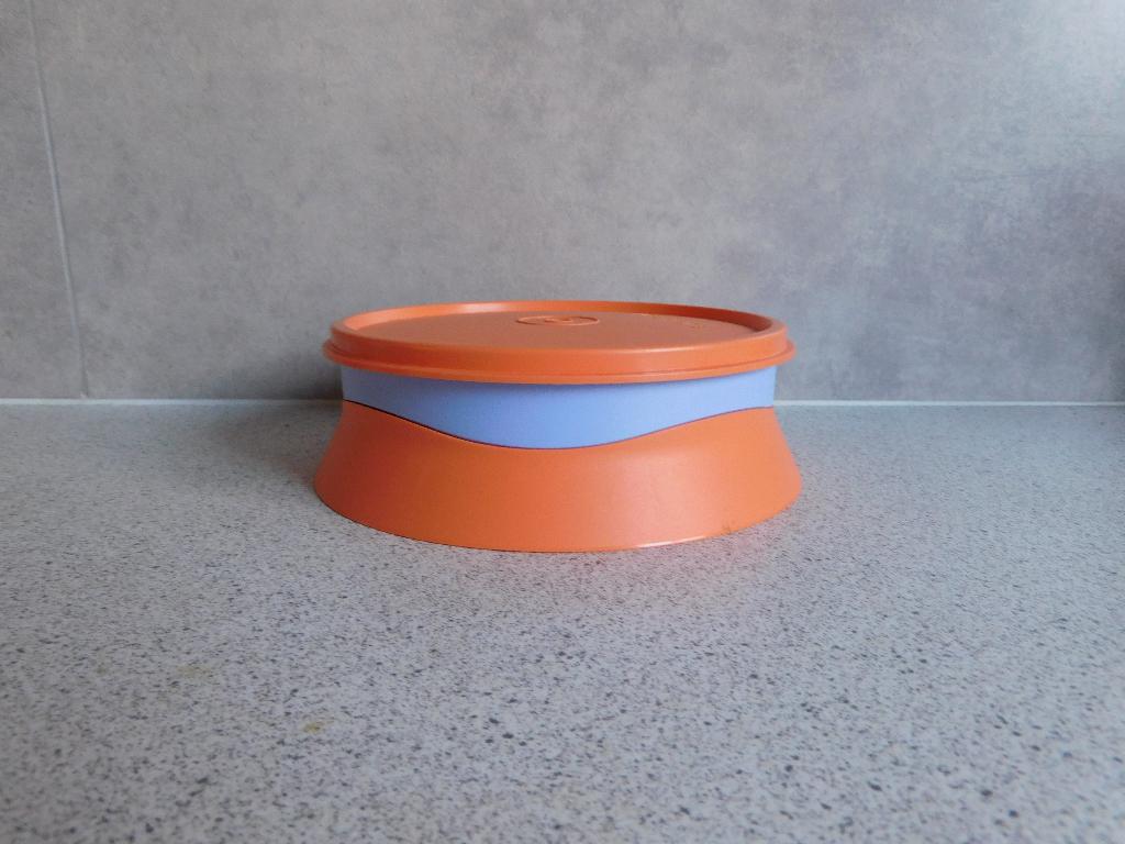 Tupperware Peuterbord Lila Zalm Antisliprand, Ophalen of Verzenden, Zo goed als nieuw, Oranje, Overige typen
