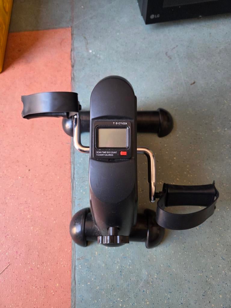 Hometrainer fiets, Ophalen, Kunststof, Zo goed als nieuw, Benen