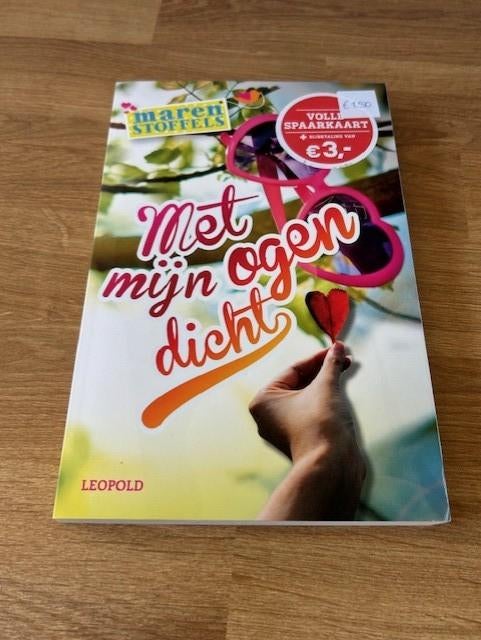 D21-boek Met ogen dicht van Maren Stoffels, Boeken, Ophalen of Verzenden, Gelezen