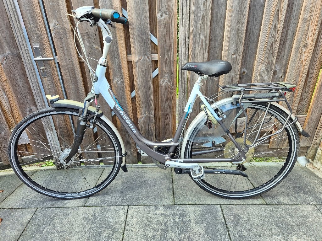 Gazelle Medeo 28 inch met versnellingen en voorvering, Ophalen, 53 tot 56 cm, Versnellingen, Zo goed als nieuw