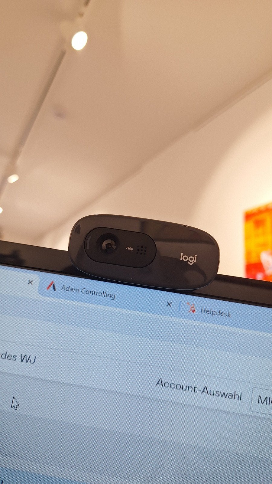 Logitech C270 HD-webcam - Perfect voor videobellen, Computers en Software, Gebruikt, Logitech, Ophalen of Verzenden, Monitorclip