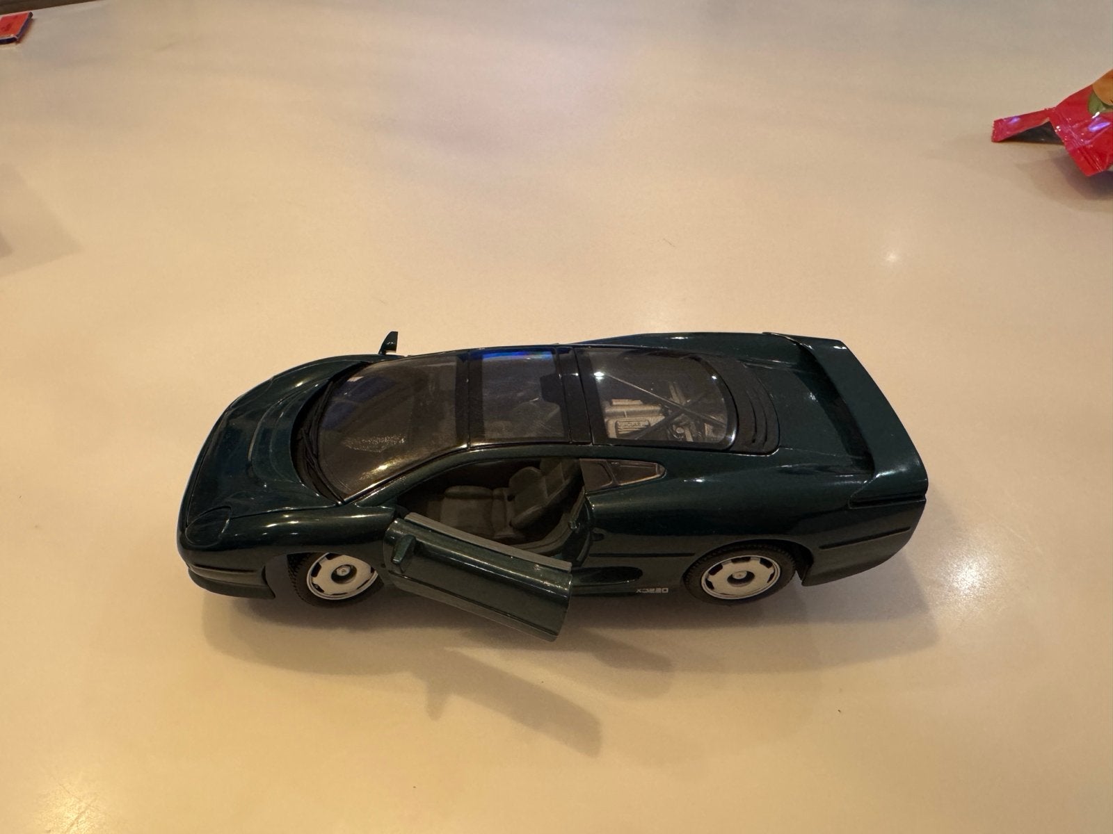 Jaguar XJ220 Modelauto - Groen, Zo goed als nieuw, Overige merken, Auto, 1:32 tot 1:50, Ophalen of Verzenden